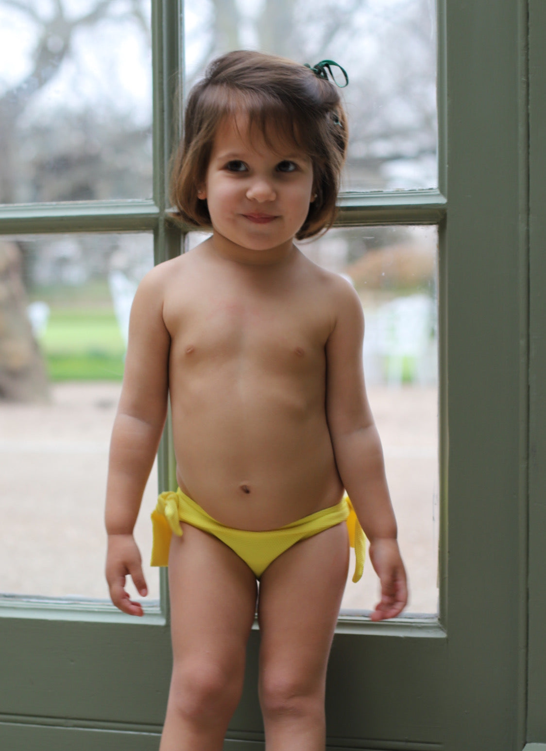 Culetín para niña Amarillo Modelo Tiburón Rocio Fernandez Cotta