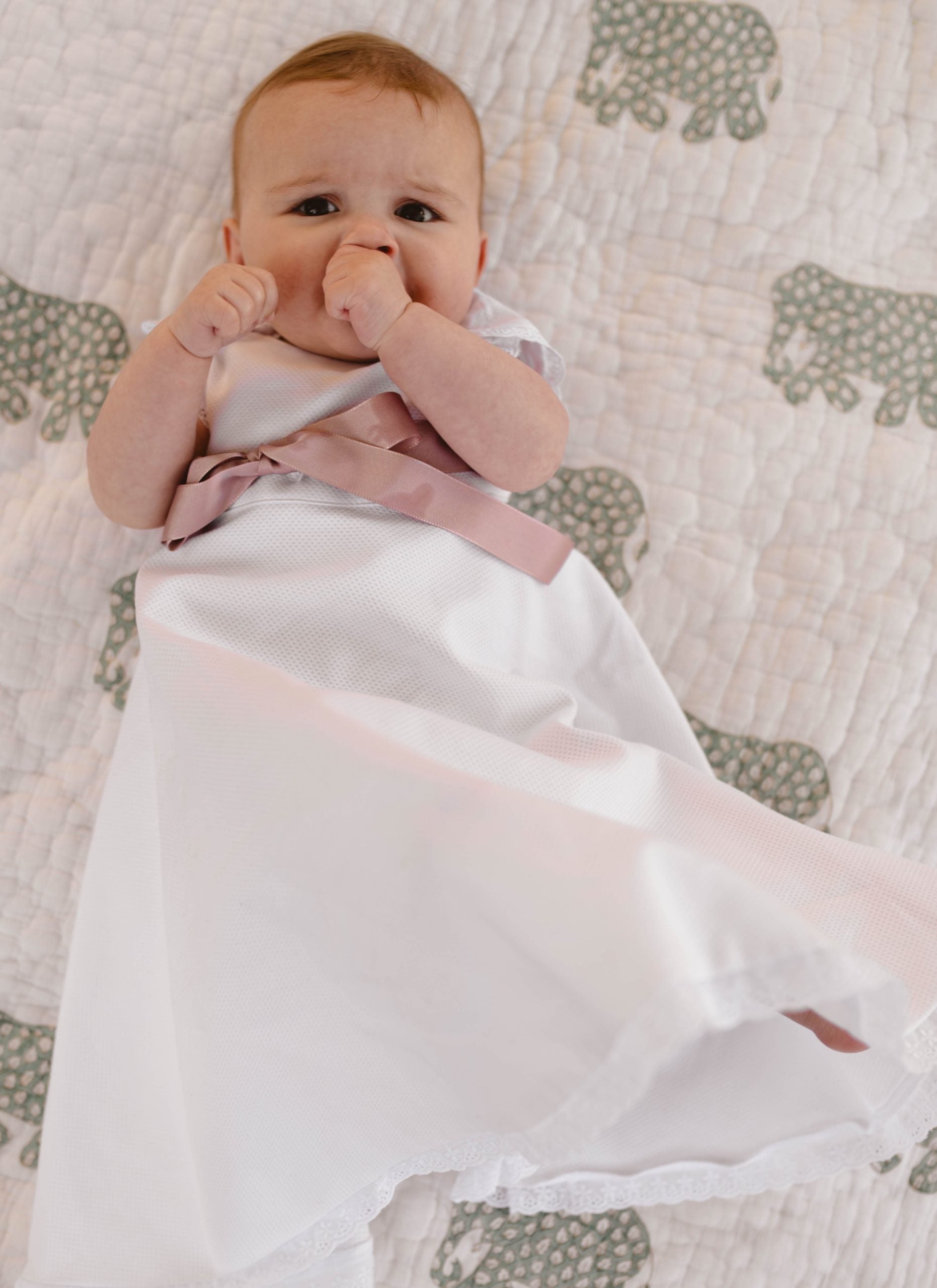 Faldón bebes Capa Rosa Rocío Fernández-Cotta