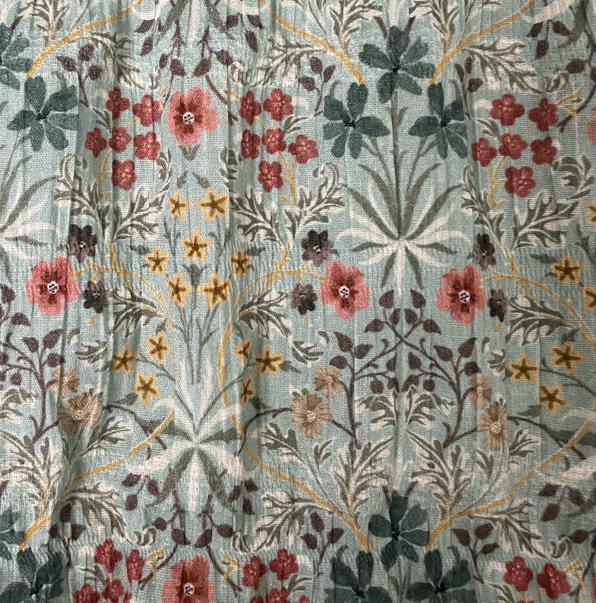 Diseño de falda con flores