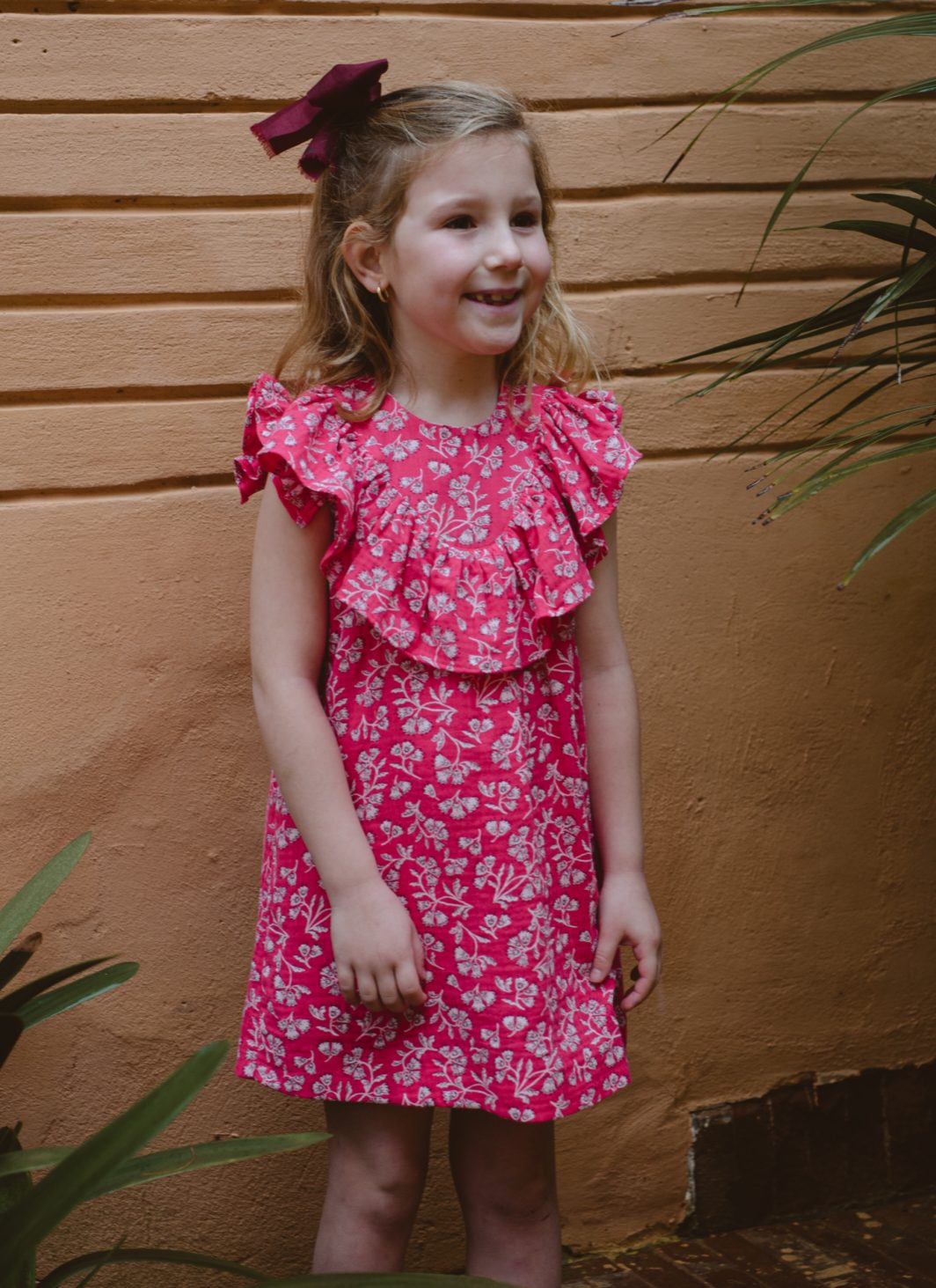 Vestido con volantes para niña