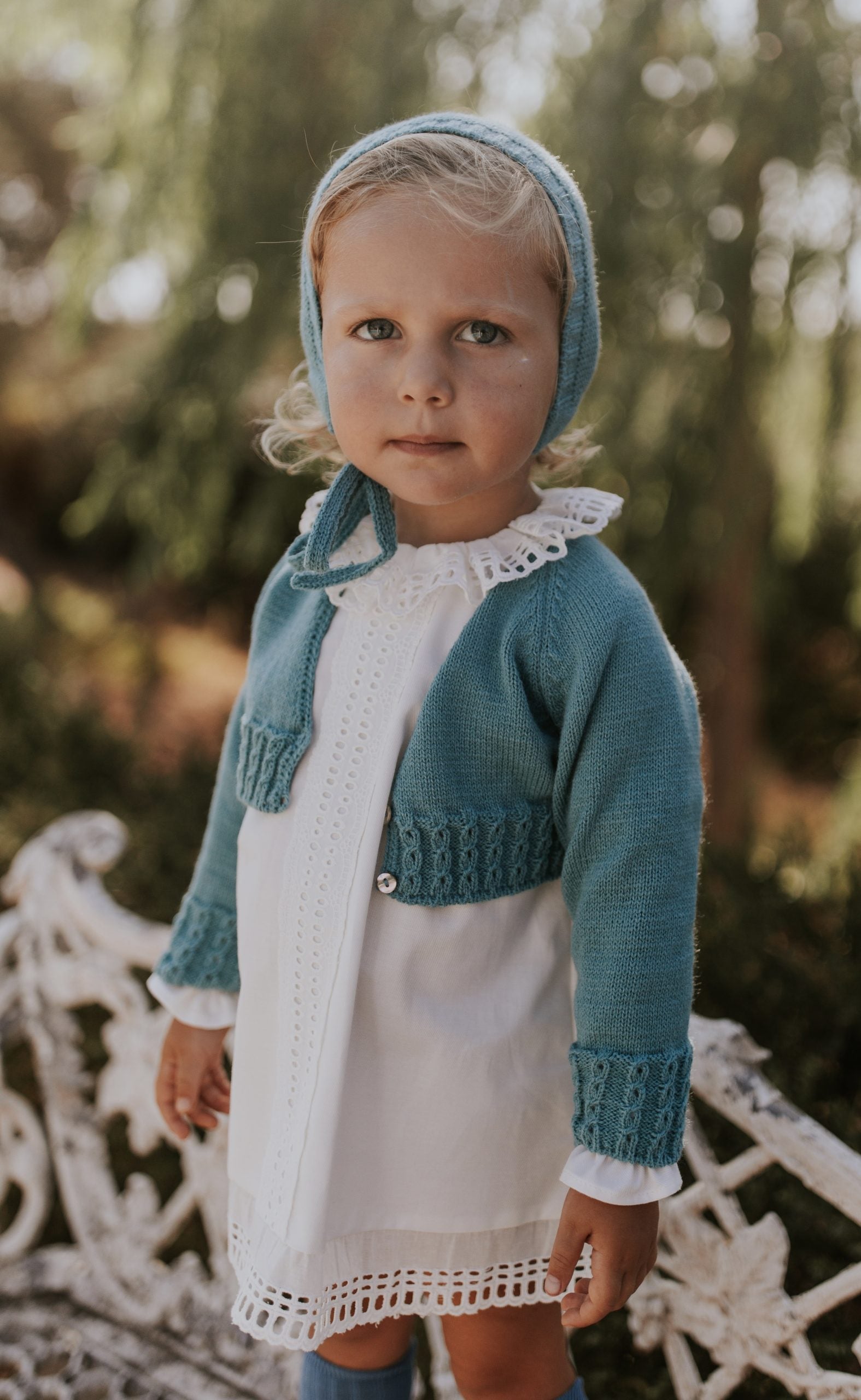 Vestido de niña con encaje